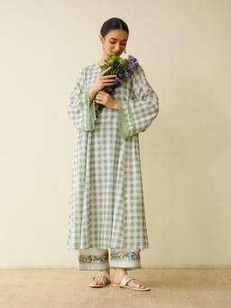 Rustorange - Women Green Checks Printed Kurta with Pant