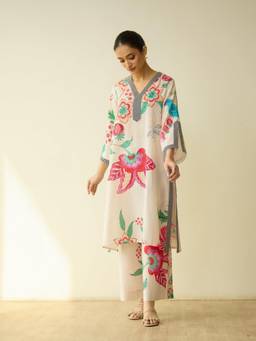 Rustorange - Women Cream Floral Printed Co-Ord-Set