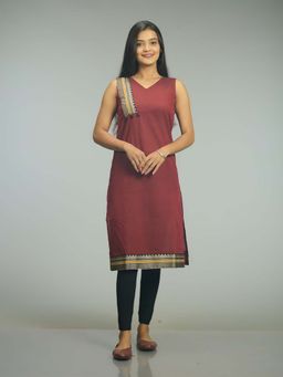 Stree Basics - Women Maroon Woven Kurta