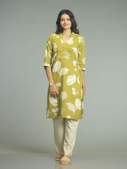 Stree Basics - Women Green Floral Printed Kurta
