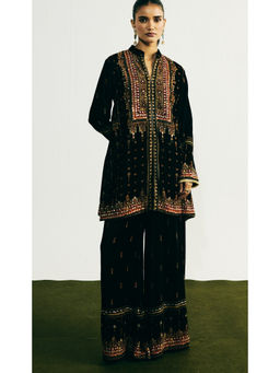 Basanti Kapde aur Koffee - Black Velvet Embroidered Kurta with Pant