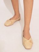 Beige color option, Currently selected
