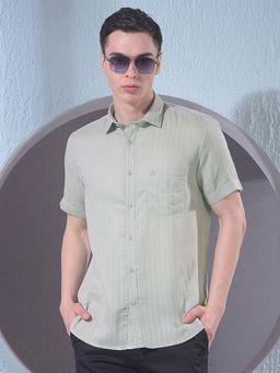 CRIMSOUNE CLUB - Men Green Vertical Stripes Shirt