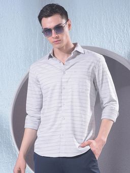 CRIMSOUNE CLUB - Men Grey Horizontal Stripes Shirt