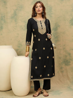 Varanga - Women Black Embroidered Kurta