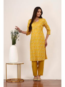 Rangriti - Women Yellow Rayon Kurta with Salwar