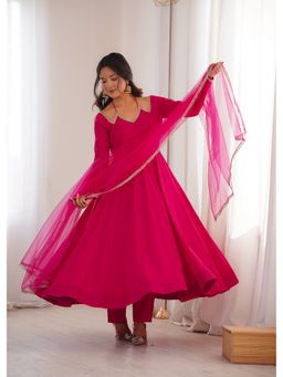 JATRIQQ - Women Pink Silk Kurta with Pant and Dupatta