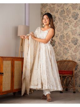 JATRIQQ - Women Off White Jacquard Kurta with Pant and Dupatta