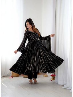 JATRIQQ - Women Black Mul Kurta with Pant and Dupatta