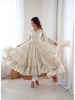 JATRIQQ - Women Off White Mul Kurta with Pant and Dupatta