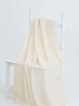 THE BABY TRUNK - Infant Ivory Dots Organic Cotton Knitted Mild Winter Baby Blanket