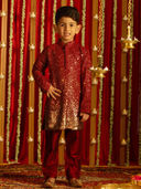 Maroon color option, Currently selected