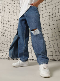 Hubberholme - Men Cotton Washed Relaxed Fit Mid-Rise Jeans