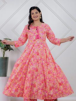 ARAMYA - Women Peach Soft Cotton Flared Floral Print Kurta