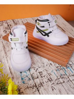 KATS - Kids Led Light Fly Knit Upper Casual Shoes-White