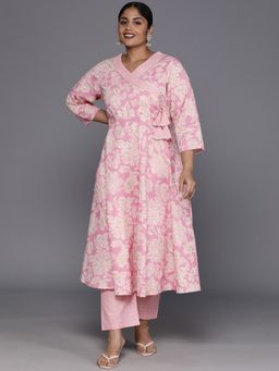 Varanga - Women Pink Floral Printed Angrakha Style Kurta and Pant
