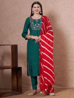 FASHOR - Solid Floral Embroidered Straight Fit Kurta With Pant And Dupatta - Green