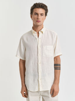 GANT - Men Cream Button-Down Collar Short Sleeves Shirt