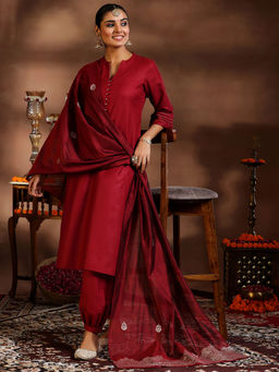 Libas - Maroon Cotton Blend Solid Kurta Sets for Women