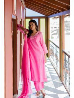 Zebein - Anar Jaal Kurta with Pant and Dupatta - Pink