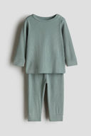 Green color option, Sold out, Currently selected