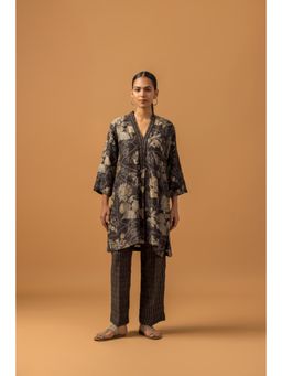 Naseebo - Noir Floral Linen Premium Kurta with Pant - Black
