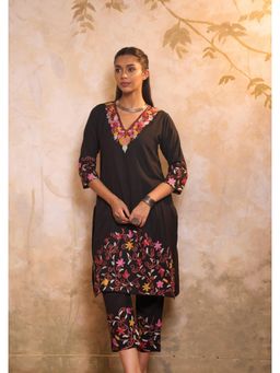 House of Chikankari - Crafts Cotton Aari Embroidered Womens Long Kurta with Pant - Black