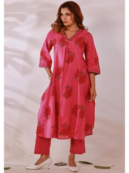 Maitri Jaipur - Pink Floral Hand Block Print Flared Kurta With Pant