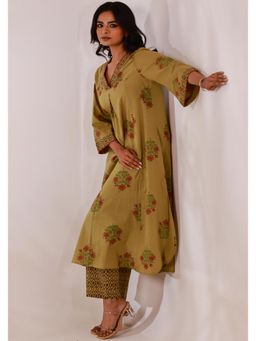 Maitri Jaipur - Mehandi Green Floral Hand Block Print Flared Kurta With Pant
