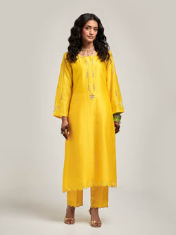 Anantaa by Roohi Trehan - Embroidered Scalloped Hem Kurta with Pant - Yellow