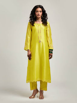 Anantaa by Roohi Trehan - Embroidered Scalloped Hem Kurta with Pant - Green