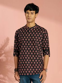 Vastramay - Men Black Floral Print Cotton Short Kurta