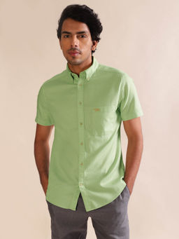 Andamen - Regular Fit Men Green Dobby Half Sleeve Patch Pocket Casual Shirt