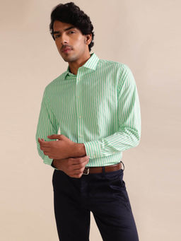 Andamen - Men Green Full Sleeve Cutaway Slim Fit Casual Shirt
