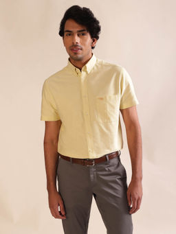 Andamen - Men Yellow Half Sleeve Slim Fit Casual Shirt
