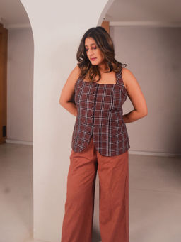 WHY SO BLUE - Brown Rae Checkered Sleeves Top