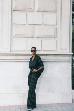 H&M - Women Black Loose-Fit Twill Trousers