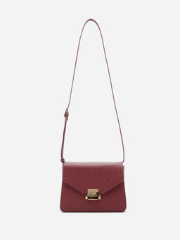 U.S. POLO ASSN. - Guera Maroon Solid crossbody Handbag with Twist Closure