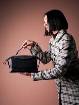 Theater - Explorer Black Textured Swagger Satchel Bag