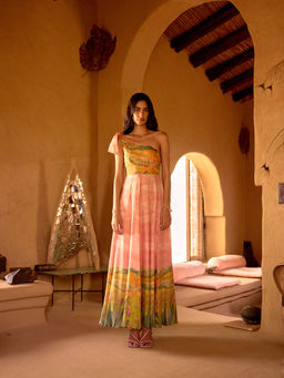 Basanti Kapde aur Koffee - Peach Blush Meadow Muslin Maxi Dress