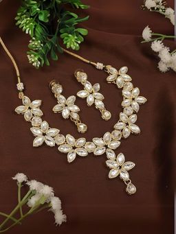 I Jewels - White Gold Plated Traditional Floral Design Kundan Studded Jewellery Set