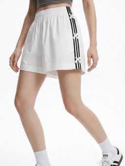 Outzidr - White Solid High Waist Shorts