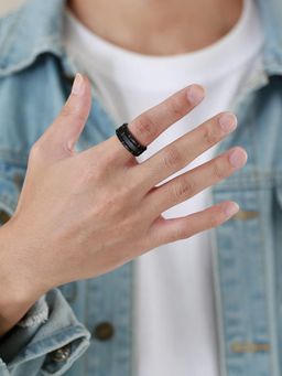 OOMPH - Black Stainless Steel Ring - Brick Pattern Band Finger Ring For Men