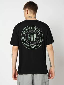 GAP - Men Graphic Print Half Sleeves Crew Neck Black T-Shirt