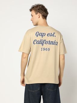 GAP - Men Typography Print Crew Neck Half Sleeves Tan T-Shirt