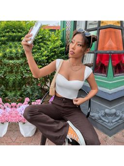 Outzidr - Womens White Sweetheart Neck Knit Crop Top