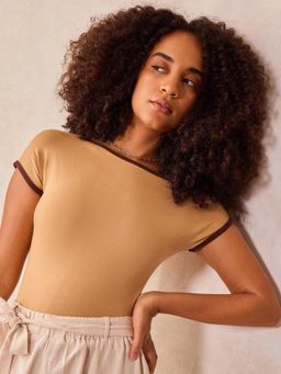 Outzidr - Womens Beige Boat Neck Contrast Rib Knit Top