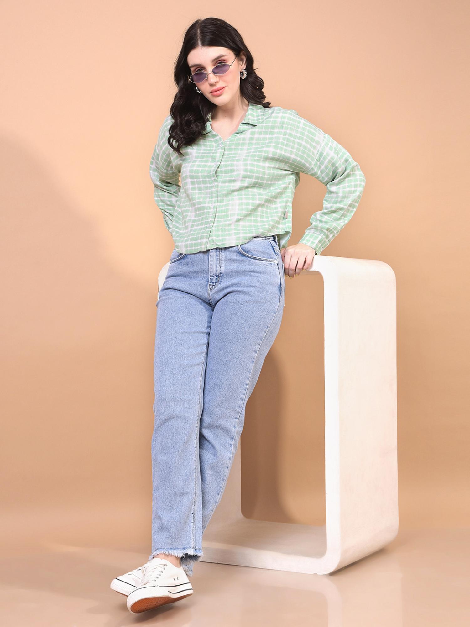crimsoune club Women Green Printed Cropped Shirt-picture-17