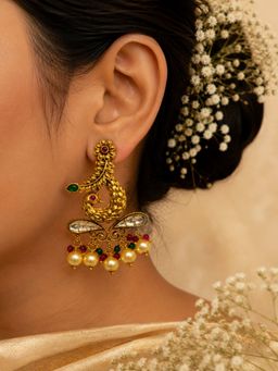 Designbox - Vintage Pearl Peacock Earrings