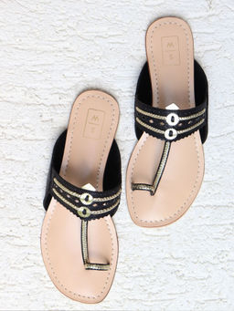 SANDALWALI - Lexie Black & Gold Kolhapuris
